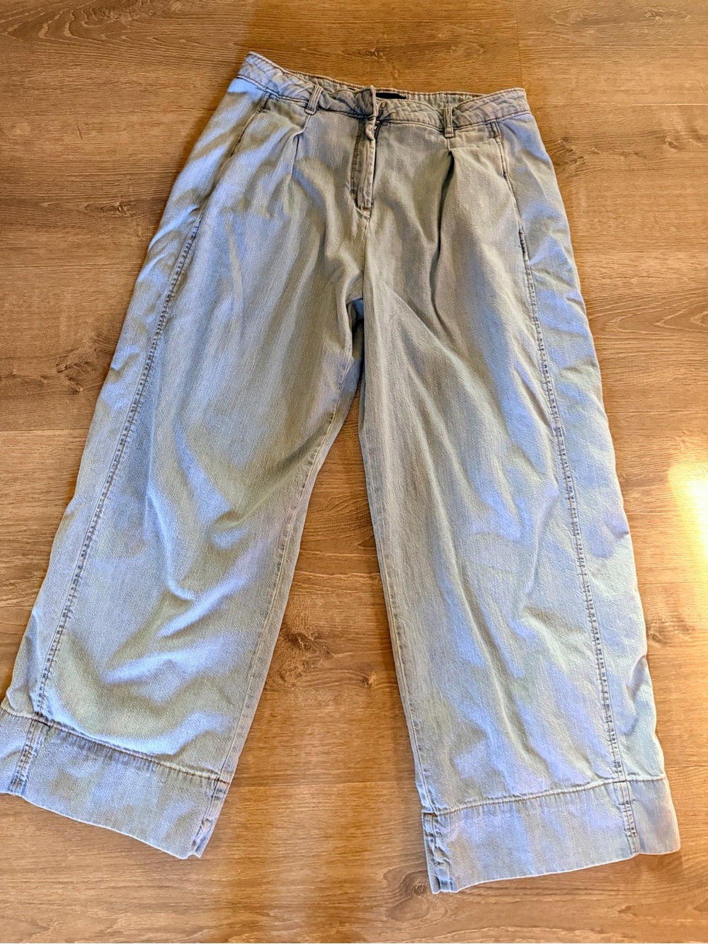 mid rise wide leg jeans with darts